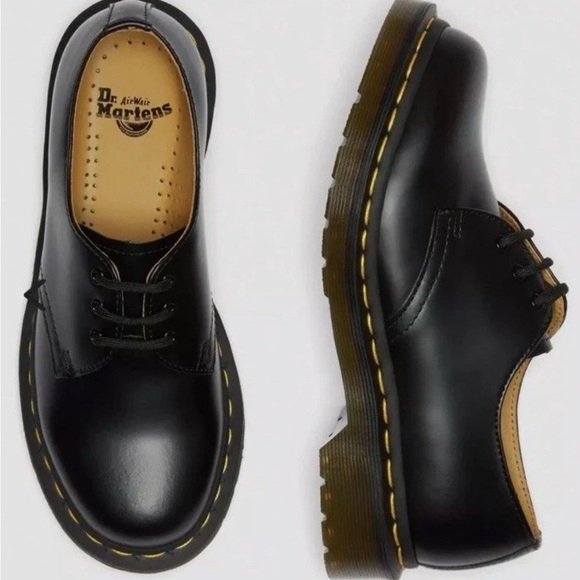Dr. Martens Shoes - NEW Dr. Martens WOMEN'S SMOOTH LEATHER OXFORD SHOES Size 9  $140